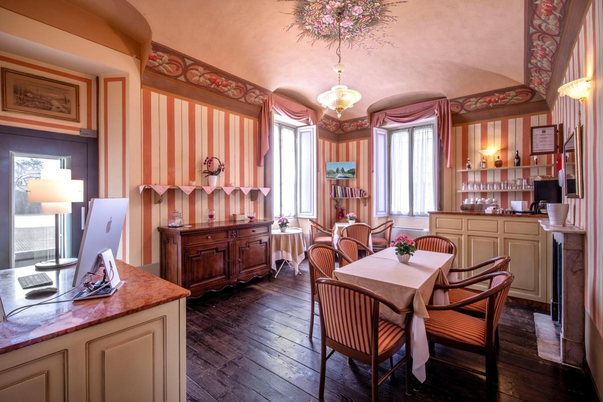 Hotel Villa Liberty Pontecurone Exteriör bild