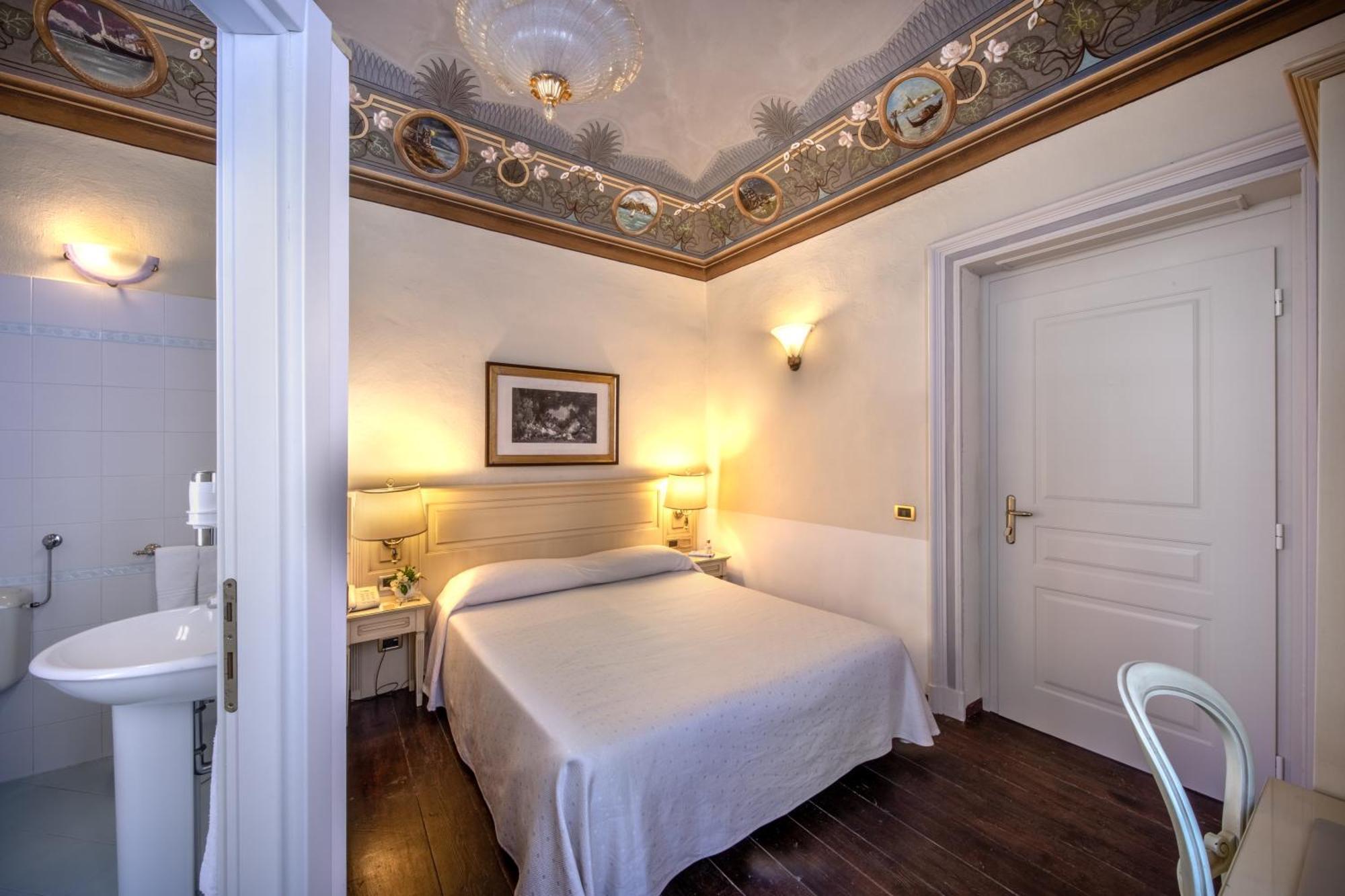 Hotel Villa Liberty Pontecurone Exteriör bild