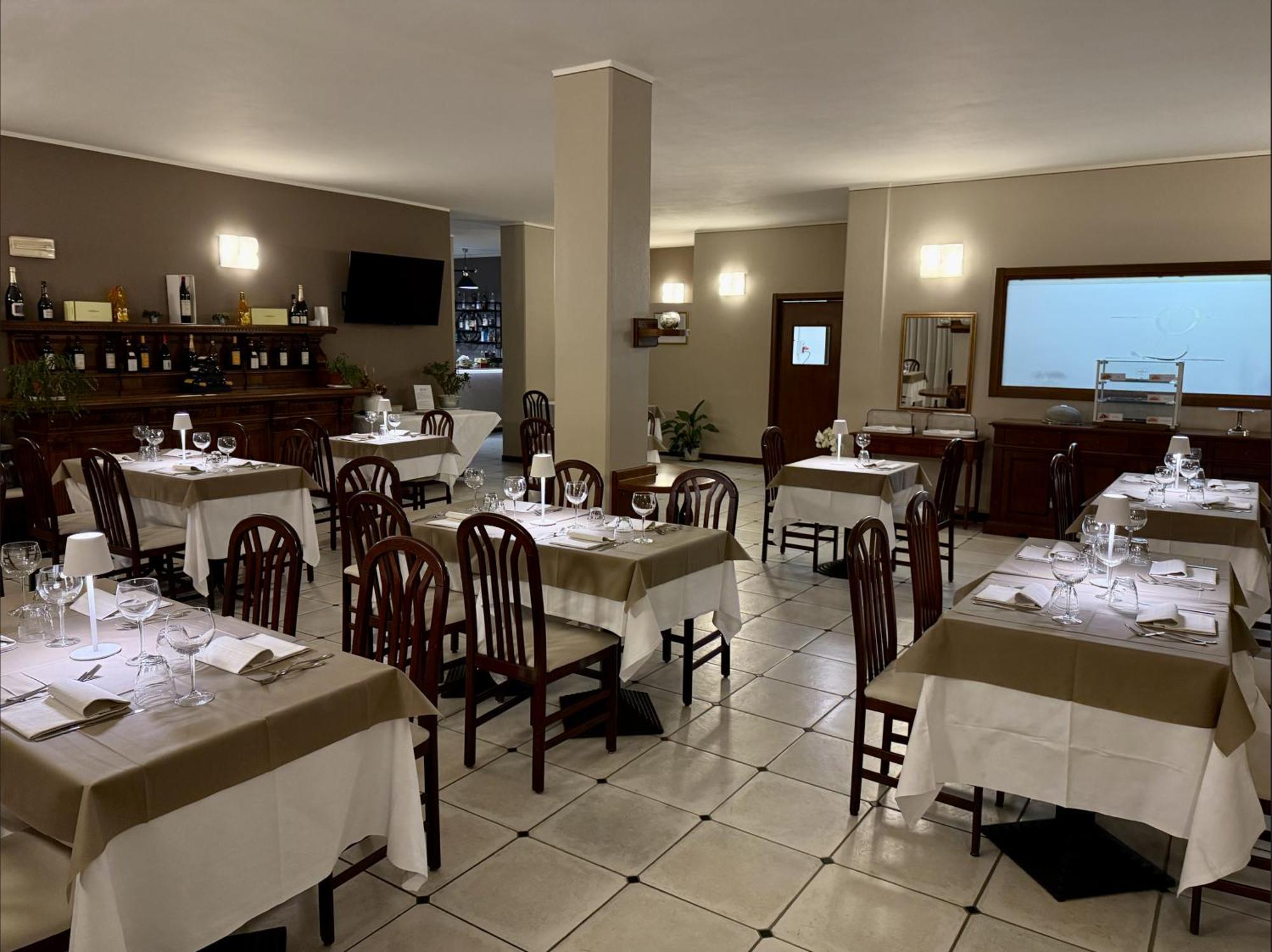 Hotel Villa Liberty Pontecurone Exteriör bild