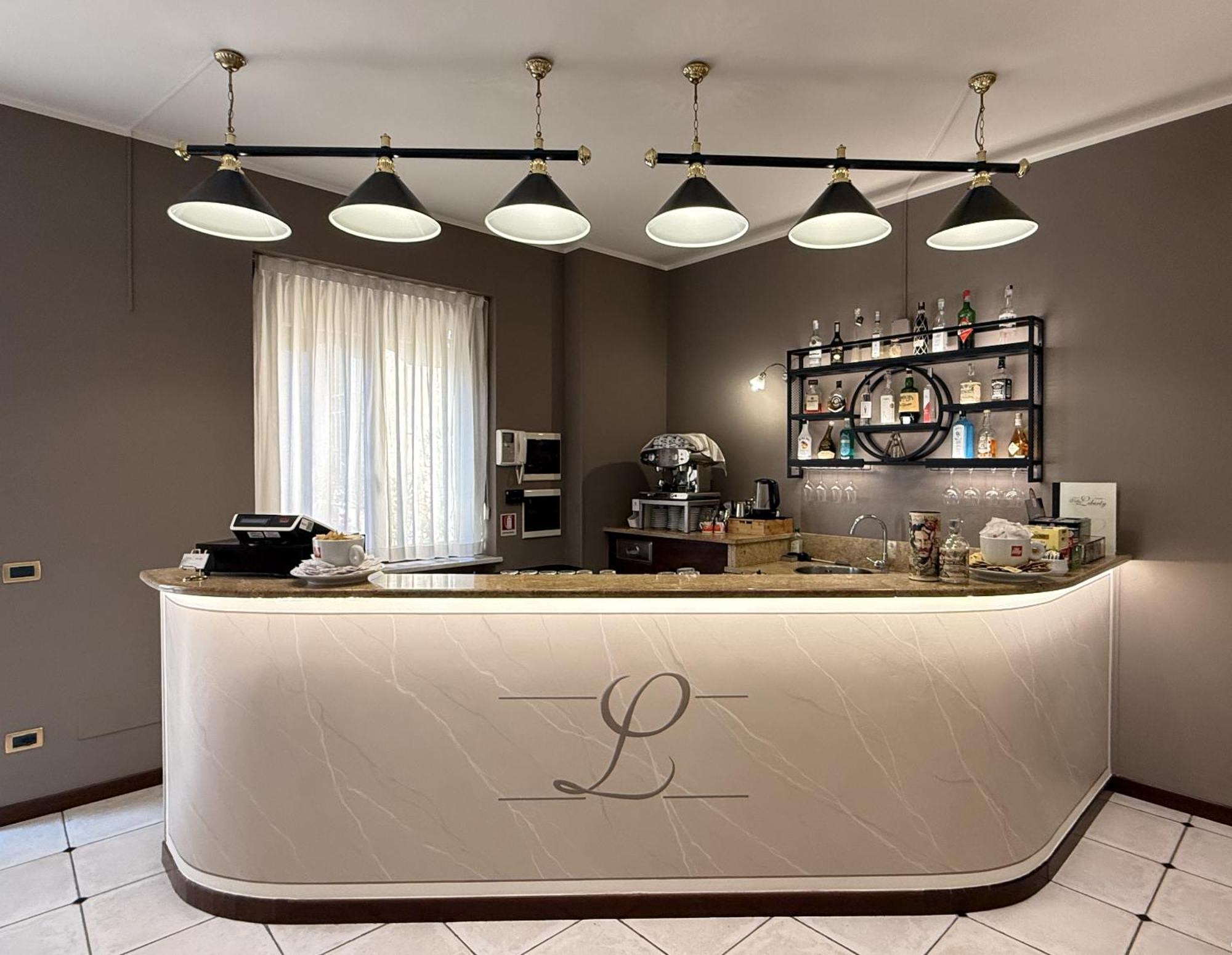 Hotel Villa Liberty Pontecurone Exteriör bild