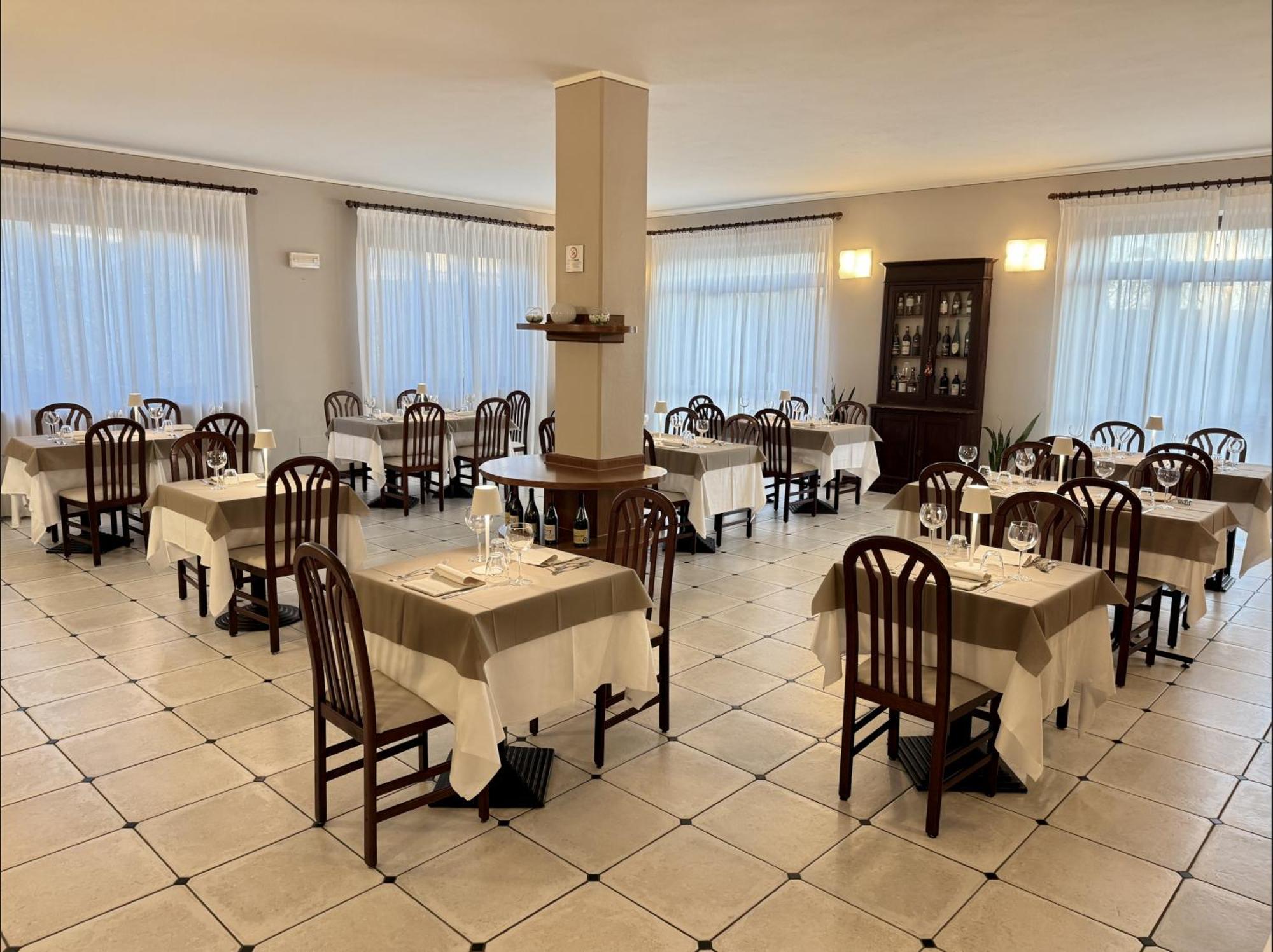 Hotel Villa Liberty Pontecurone Exteriör bild